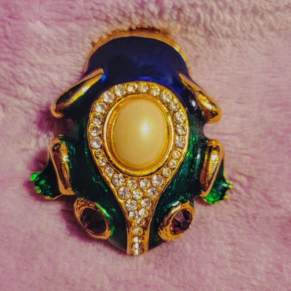 Vintage ⨳ Green Enamel ⨳ Frog Brooch ⨳ Pearl Cabochon ⨳ Rhinestones ⨳ Gold-Tone